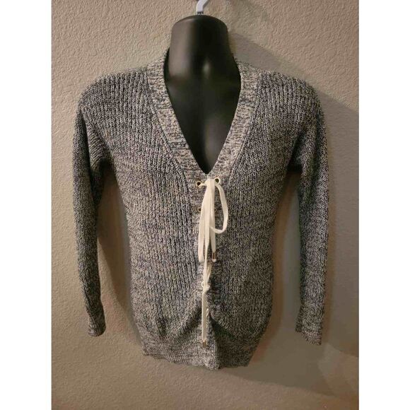 Guess vneck sweater size small  - Picture 1 of 3
